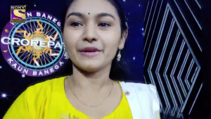 Meet our next contestant Komal Tukadiya!. Watch her on the hotseat on KBC12, this Monday at 9PM.